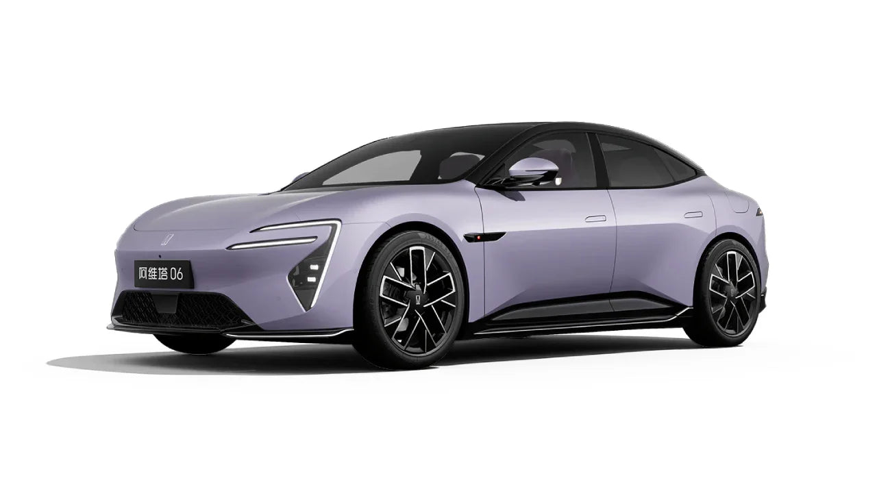 2025 Avatr 06 Mid-Size Luxury Electric Sedan - LUM