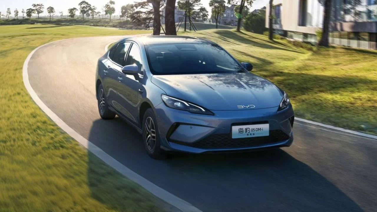 2025 BYD Seal 5 DM-i Hybrid Sedan LUM