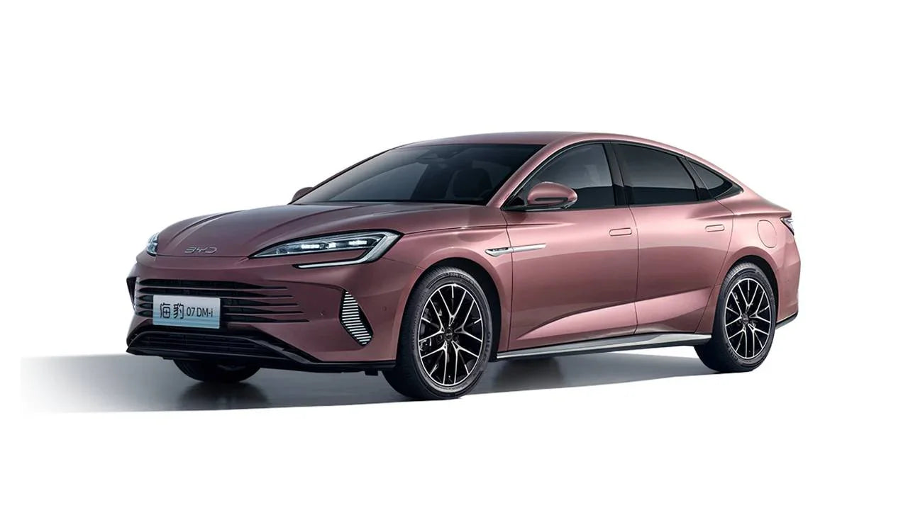 2025 BYD Seal 07 DM-i Mid-Size Plug-in Hybrid (PHEV) Sedan Phantom Red - LUM Auto