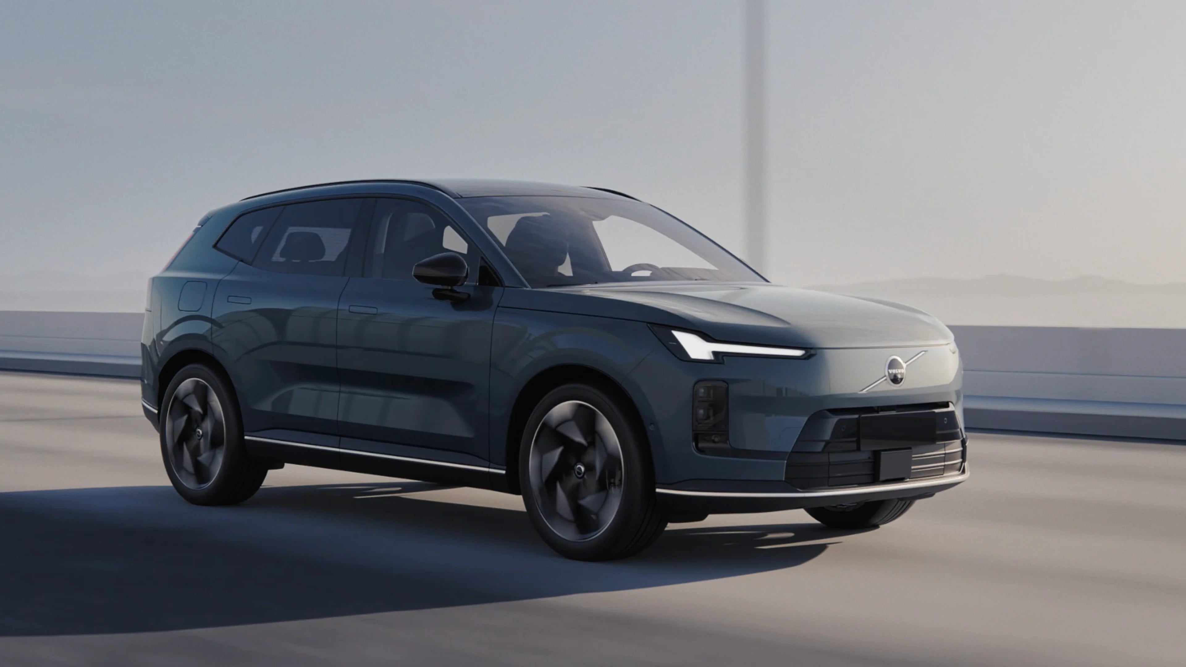 2026 Volvo XC70  Mid-Size Luxury Plug-in Hybrid SUV - LUM