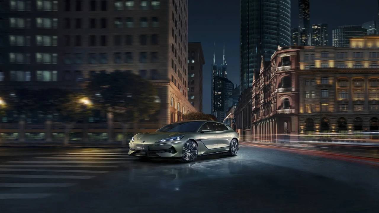 2024 Denza Z9 GT High-Performance Luxury Electric / Plug-in Hybrid Gra